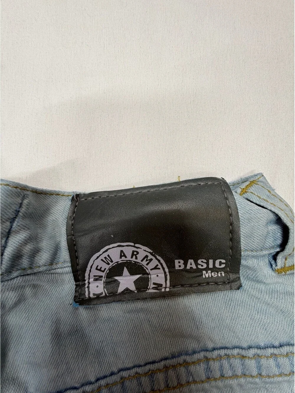 New Army Basic Men's Jeans Tapered Leg Mid-Rise Light Wash Zip Size 28 Blue